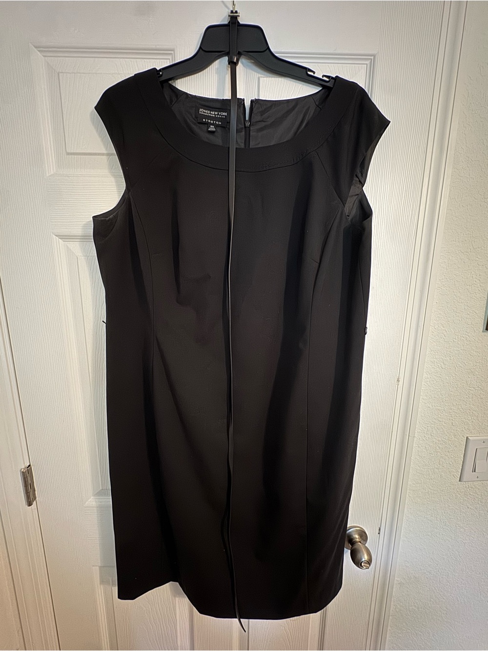 Jones NY Black Cap-Sleeve Midi Sheath Dress with belt